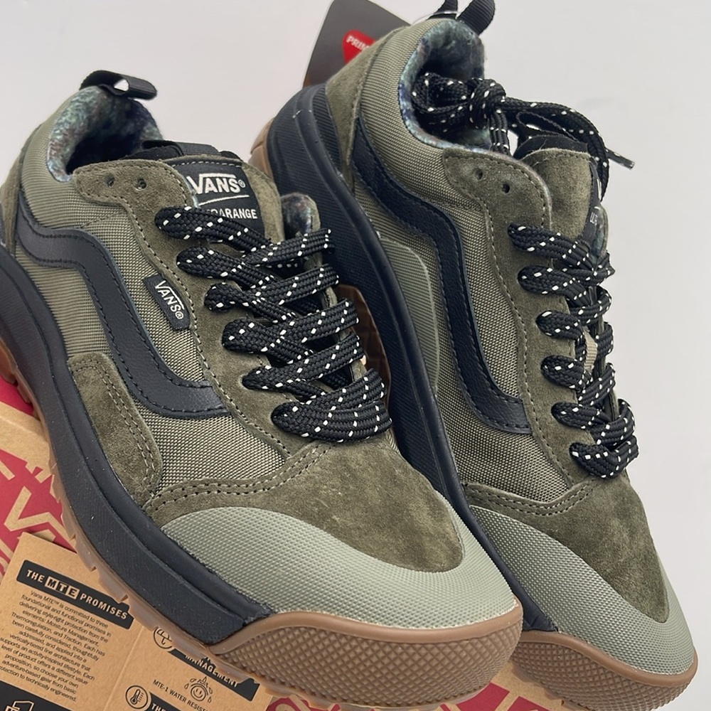 Vans WMNS Olive Green Sneakers Ultrarange Exo
Rain Camo Dark Olive
VN0A5KS4DOL - Picture 6 of 16